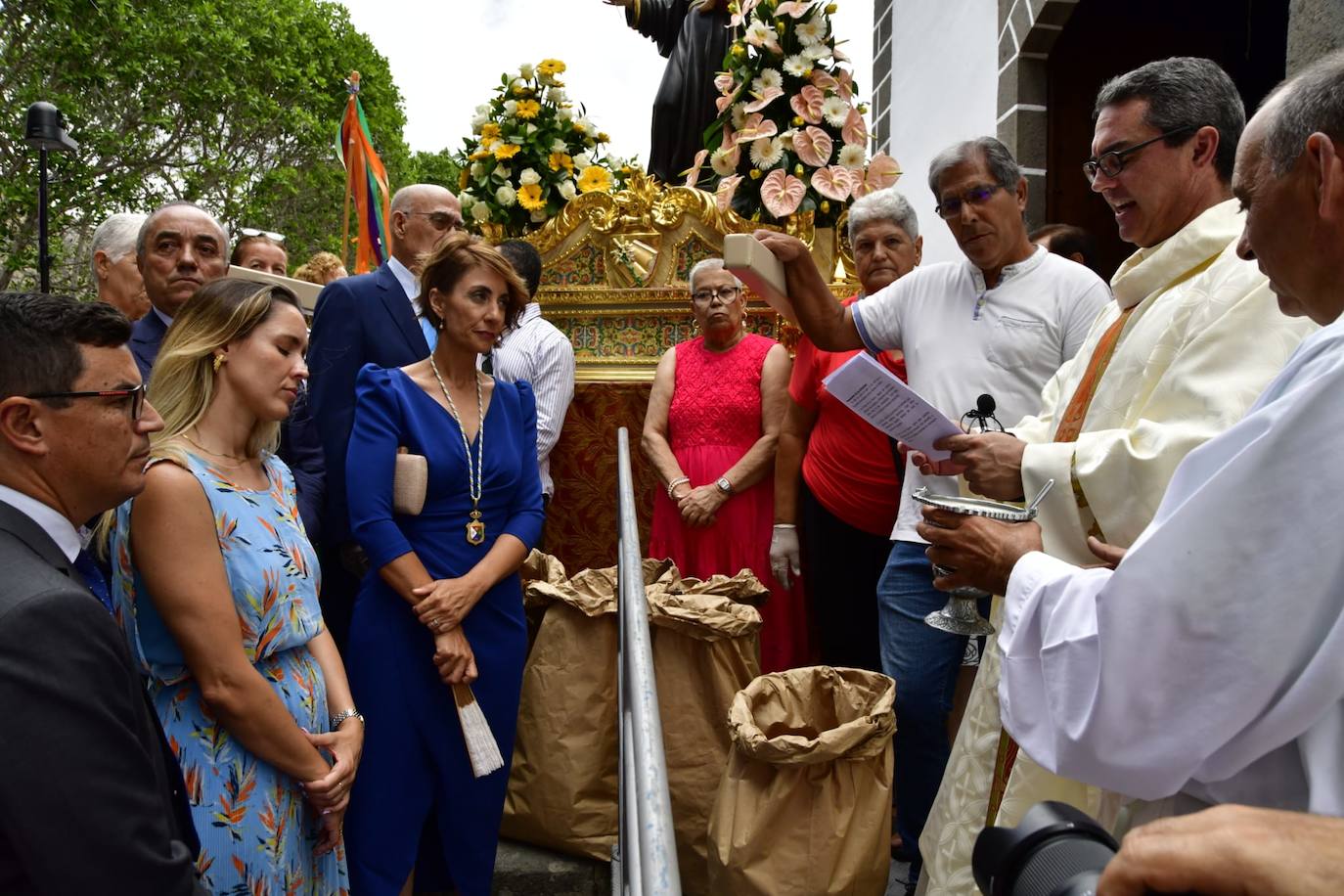 Más políticos que santos en la procesión de San Antonio el Chico en Mogán