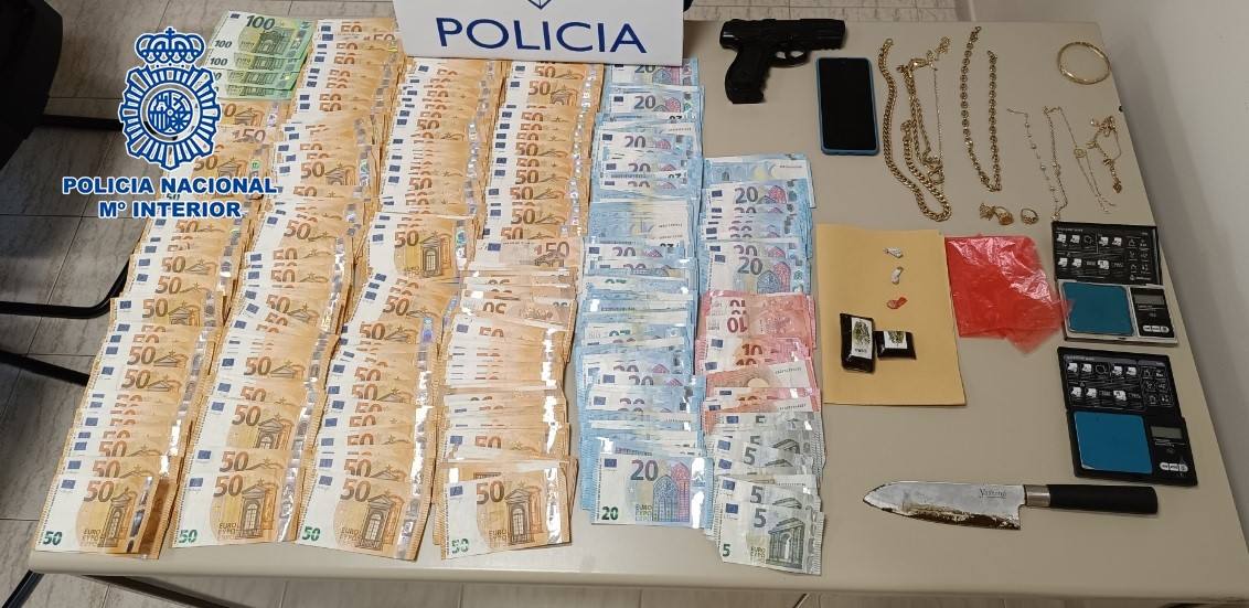 Material incautado por la Policía Nacional.