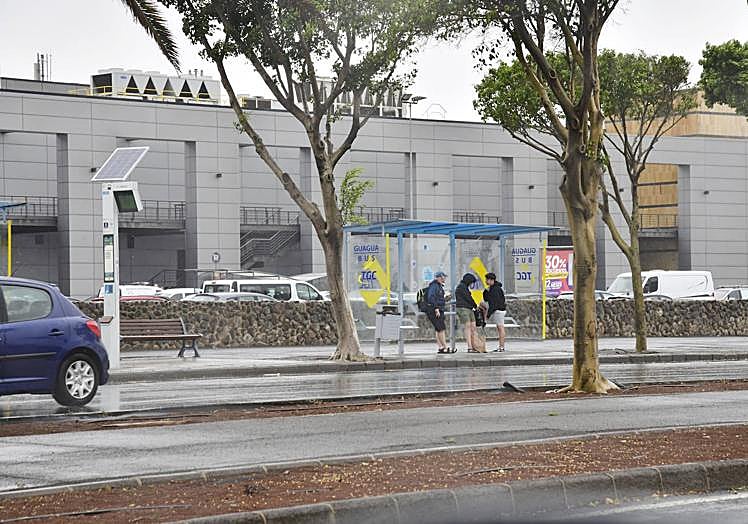 Única de las marquesinas que fue instalada por la AUT.