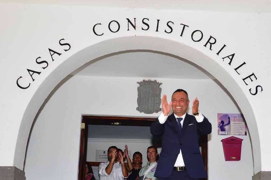 Alexis Ramos recoge el bastón de mando en San Mateo