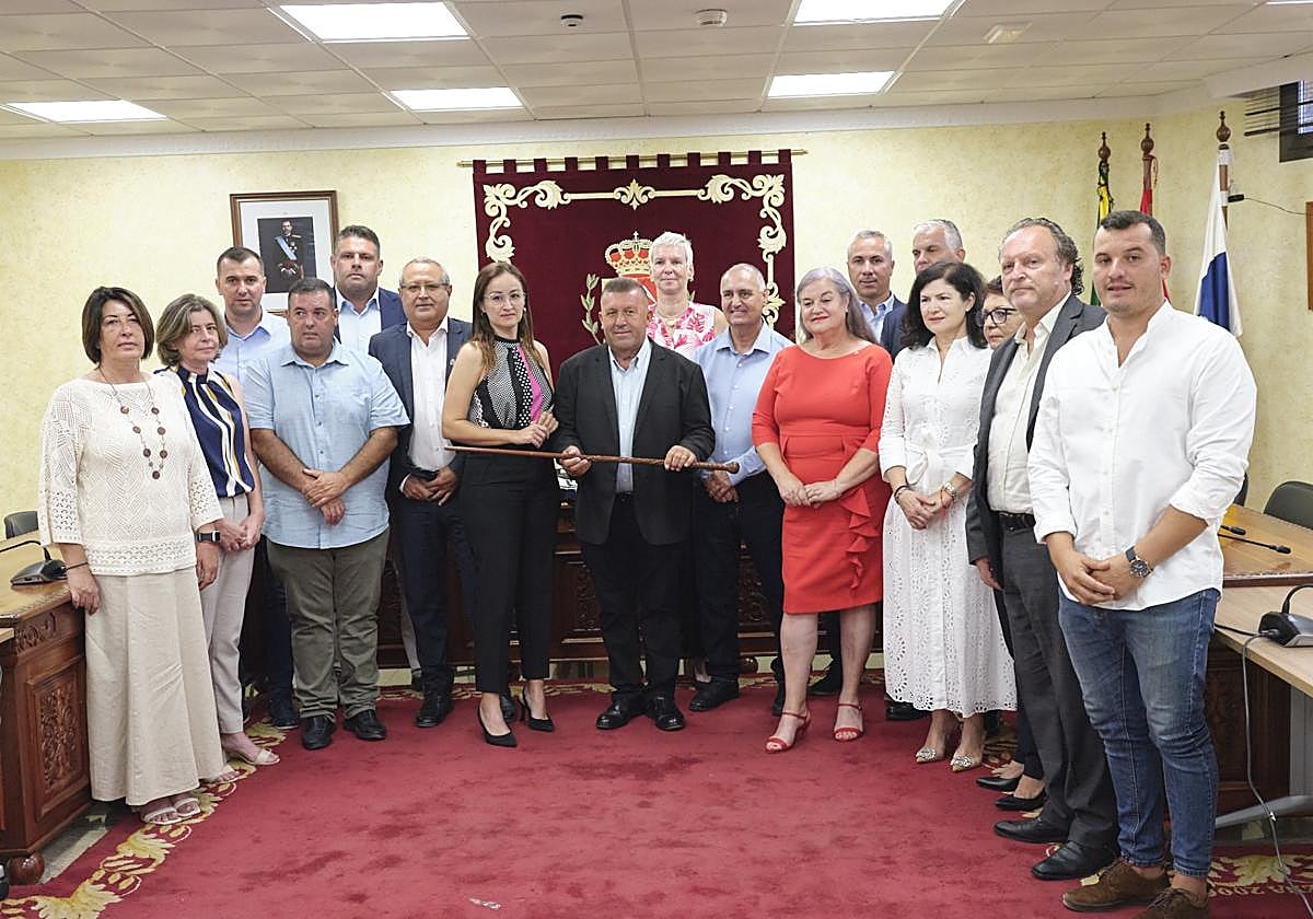 Matías Peña in Antigua Receives Support from All Political Parties