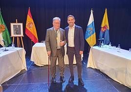 José Miguel Bravo de Laguna junto a su hijo Lucas, que fue alcalde de Santa Brígida de 2007 a 2014.