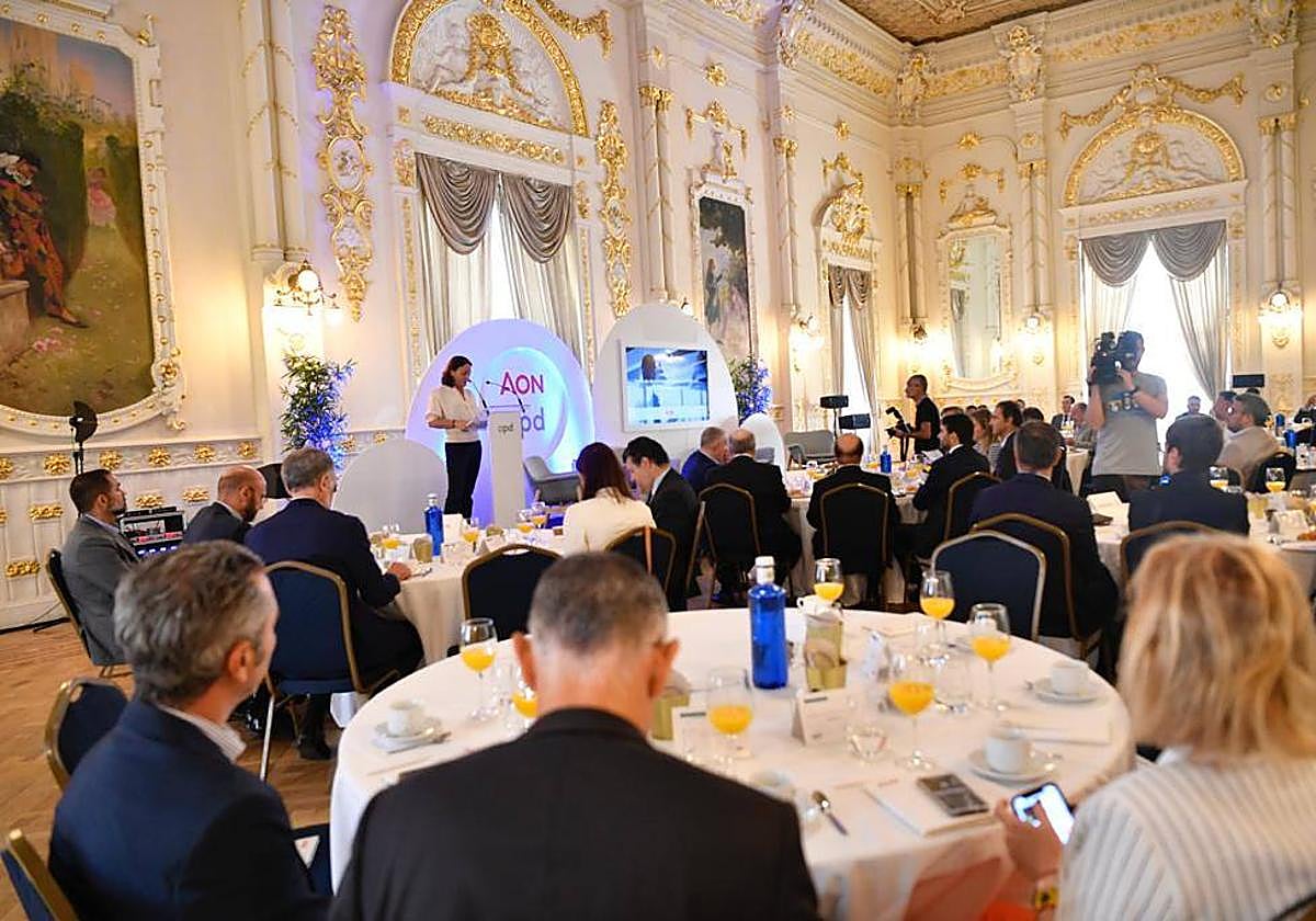 La comunidad de directivos canarios abordan los restos del futuro