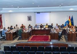 La alcaldesa de Mogán cobrará 63.888 euros brutos al año y los ediles a tiempo completo, 48.159 euros