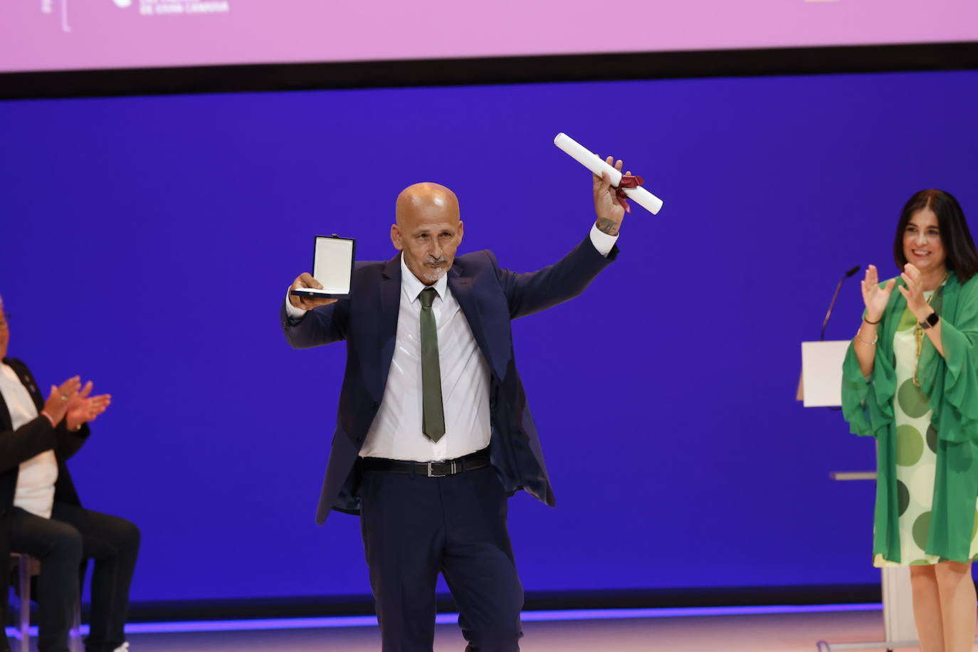 La capital grancanaria reconoce a 25 personalidades e instituciones