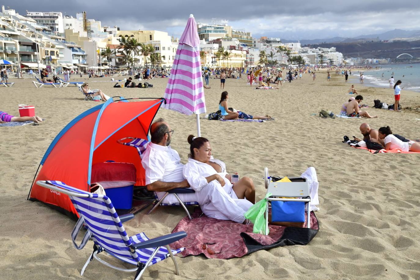 Las Canteras, preparada para los fuegos de San Juan