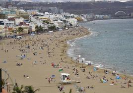 Las Canteras, preparada para los fuegos de San Juan