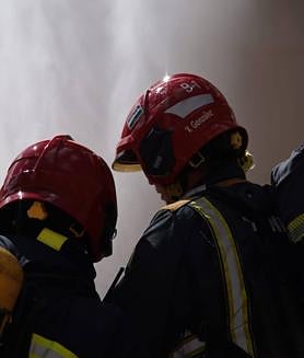 Imagen secundaria 2 - Cepsa realiza un simulacro en su planta de almacenamiento de La Jurada, con amplio despliegue externo