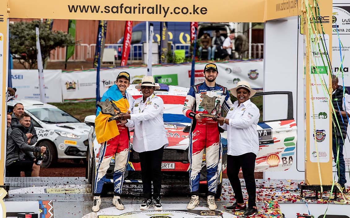 Así celebró Rogelio el título.