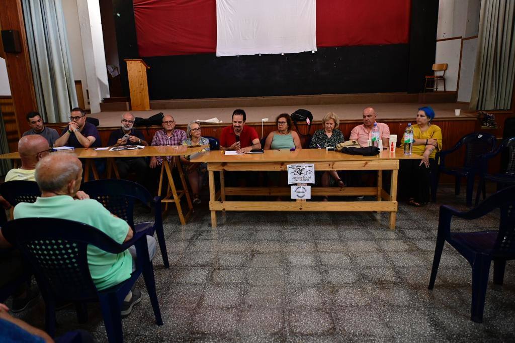 La plataforma Justicia Social Carrizal se reúne con el nuevo alcalde del municipio