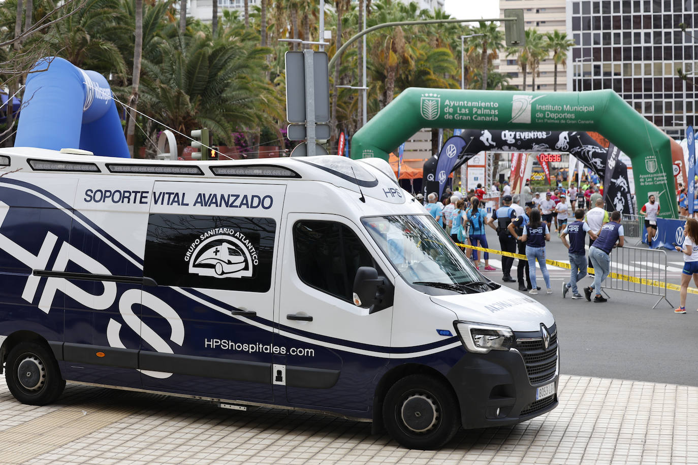 Imagen principal - HPS se suma al espíritu de equipo de la exitosa CANARIAS7 Carrera de las Empresas