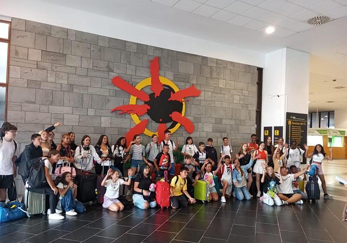 Participantes del campamento a su llegada a Lanzarote.