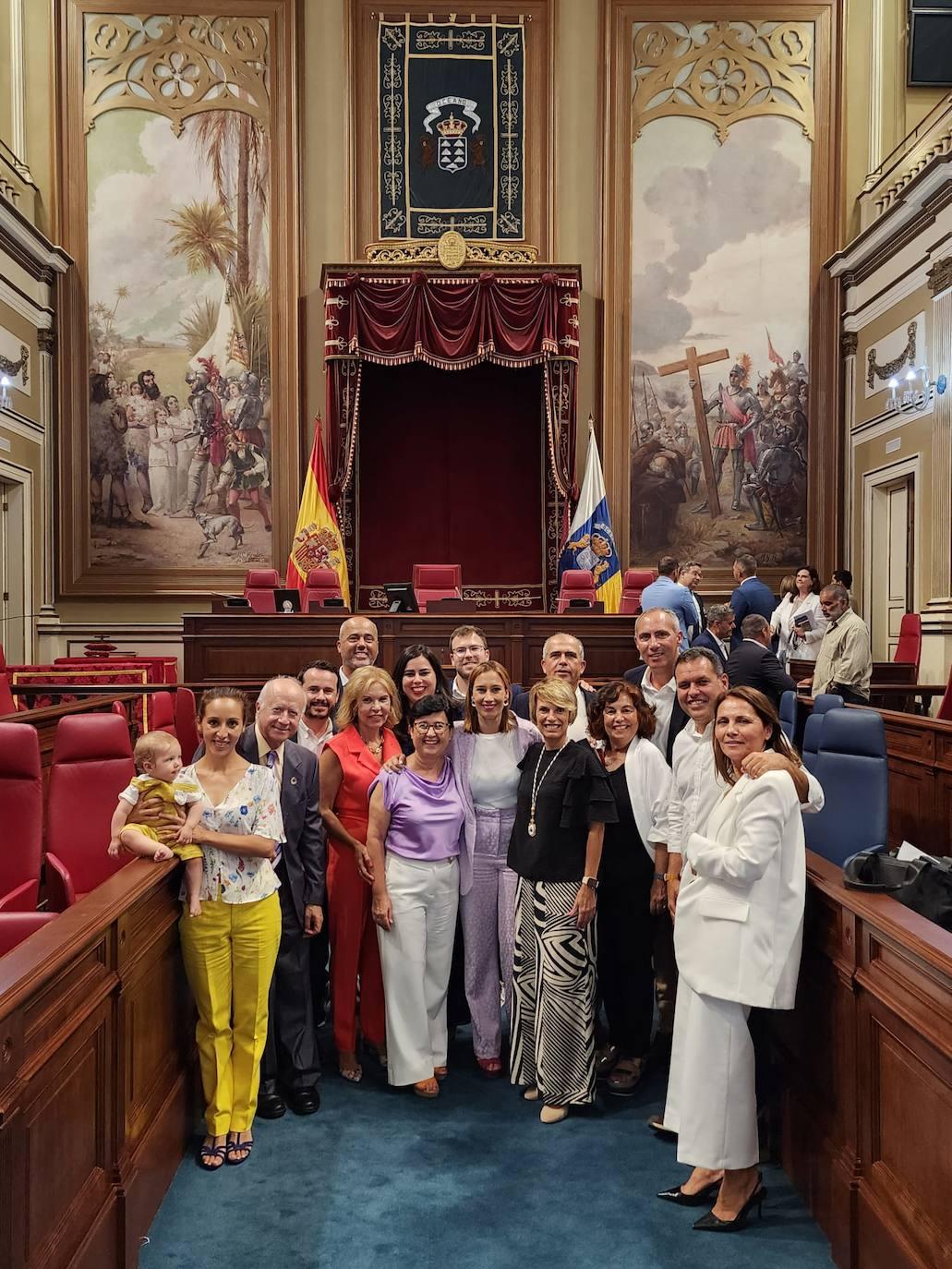 El inicio de la XI legislatura del Parlamento de Canarias, en imágenes