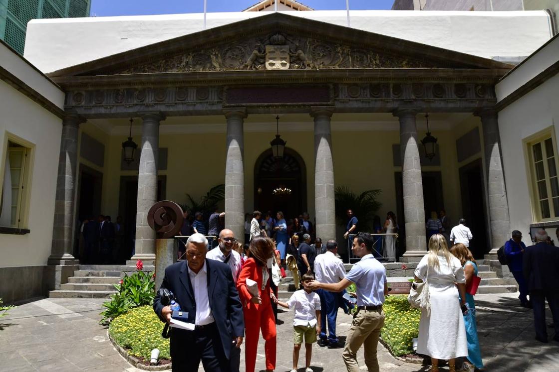 El inicio de la XI legislatura del Parlamento de Canarias, en imágenes