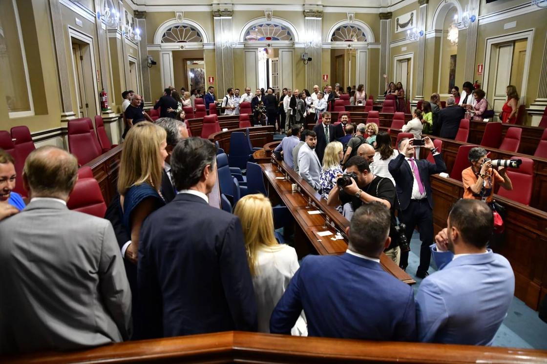 El inicio de la XI legislatura del Parlamento de Canarias, en imágenes