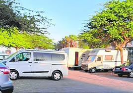 Caravanas aparcadas en San Agustín.