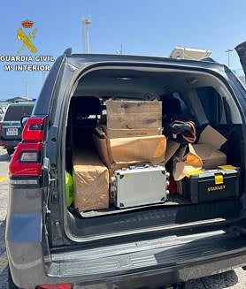 Imagen secundaria 2 - Interceptan un vehículo con más de 12 kilos de fuegos artificiales