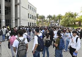 Imagen de archivo de alumnado en el campus de Tafira de la ULPGC.