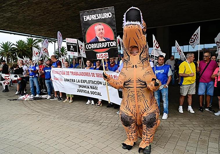 Manifestación a las puertas del juzgado.