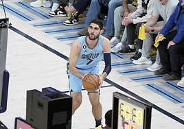 Aldama, durante un partido de la pasada temporada con los Grizzlies.