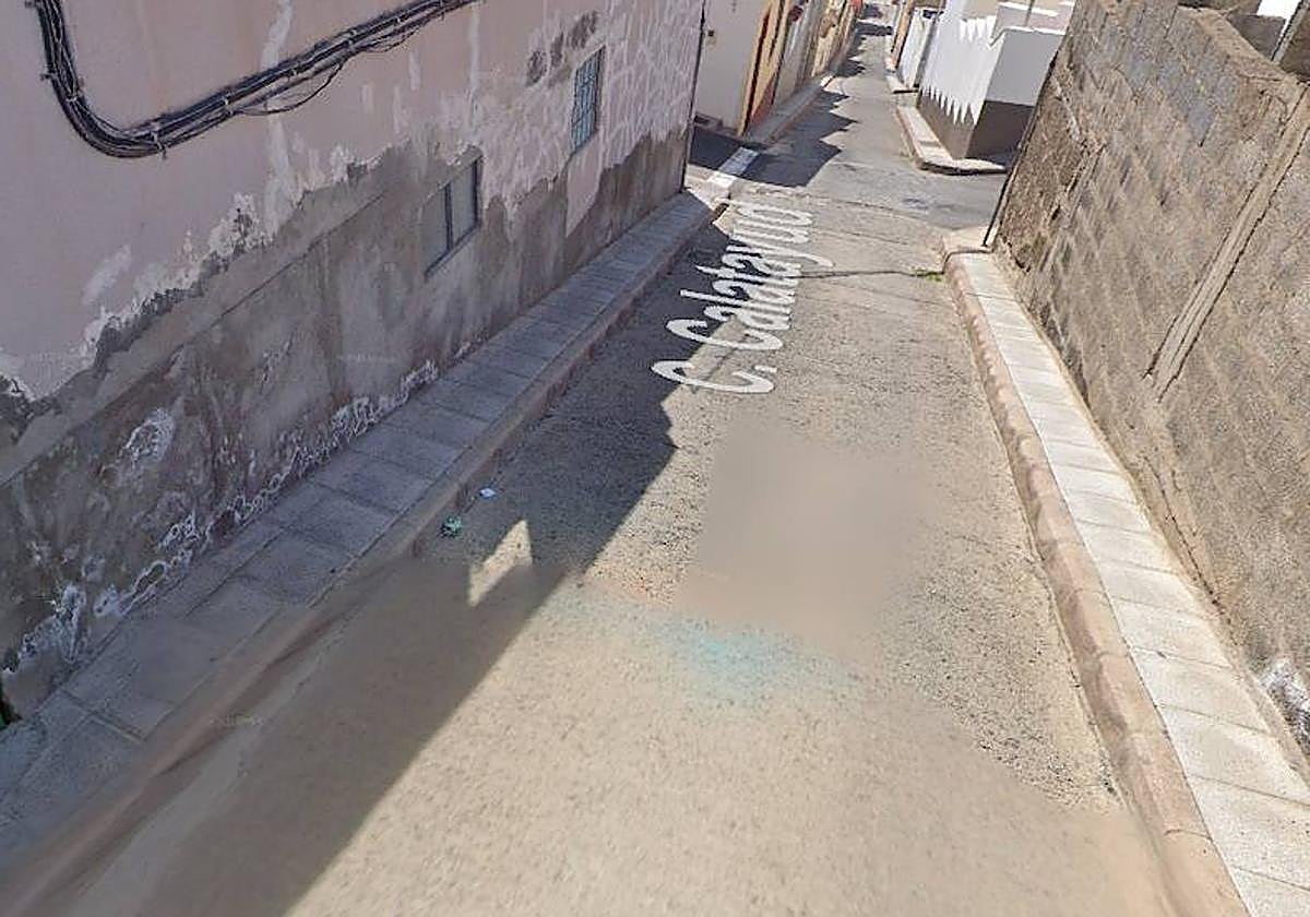 Cuatro personas sufren intoxicaciones, dos graves, al incendiarse una vivienda en Gáldar