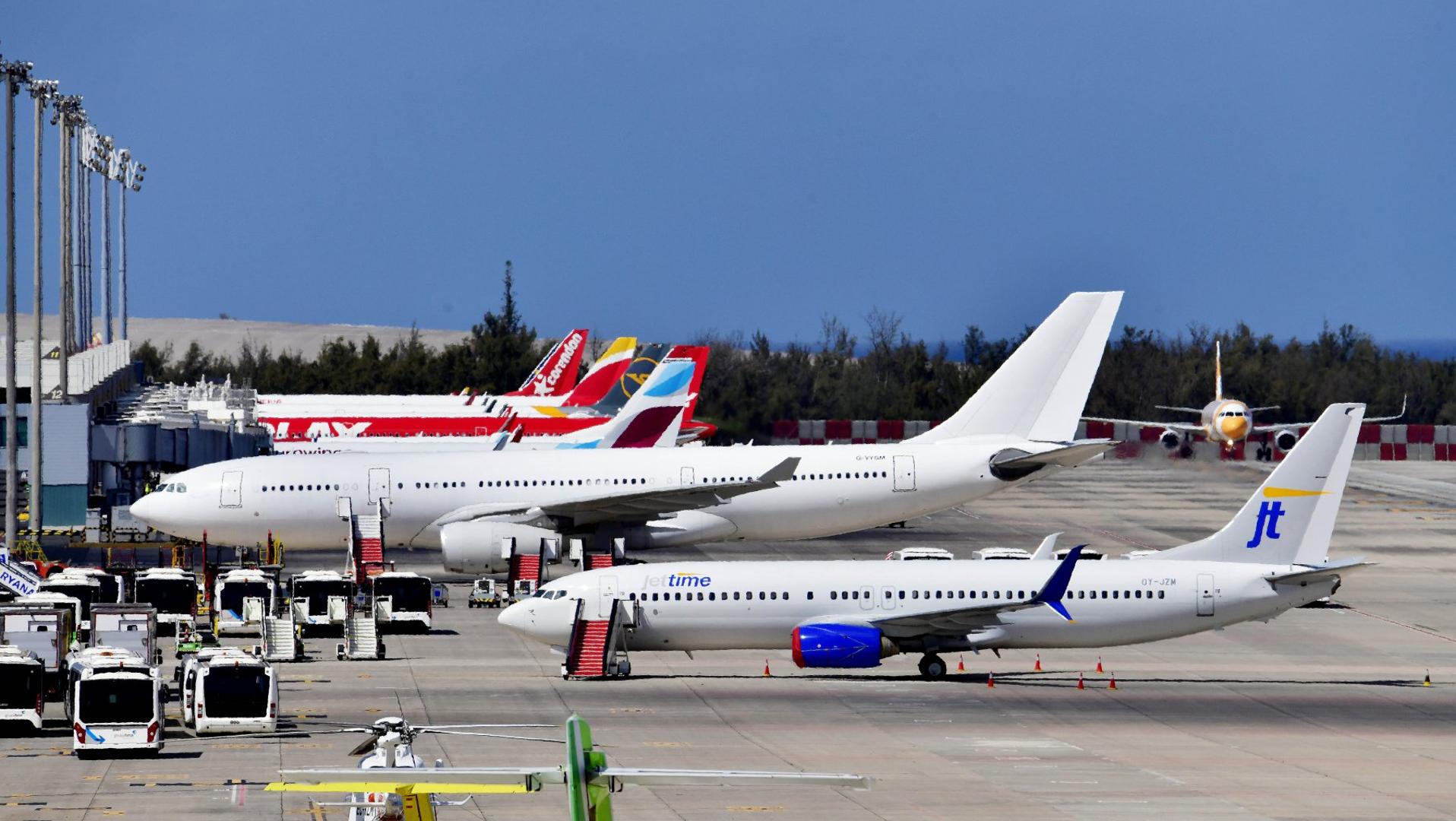 The Canary Islands register this year almost 1,000 more flights per month than in 2019