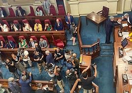 Carrera por sacar la mejor foto del candidato a la Presidencia, Fernando Clavijo.