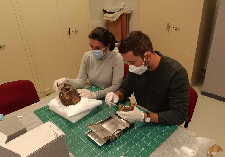 Un hito arqueológico canario pasa por París con el estudio del ADN de 600 aborígenes