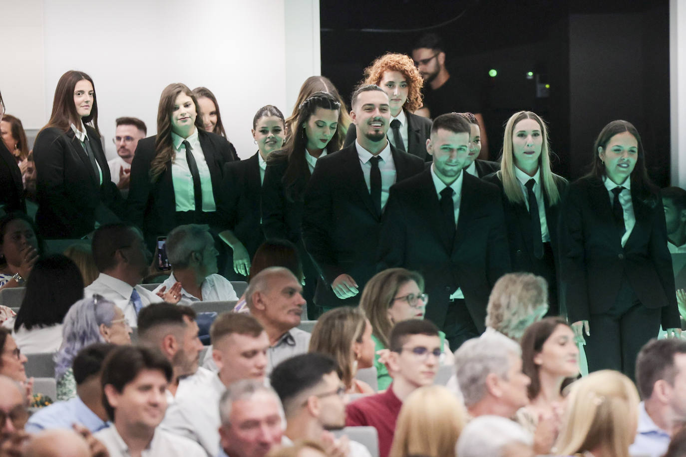 La Fernando Pessoa entrega las orlas en su nuevo paraninfo