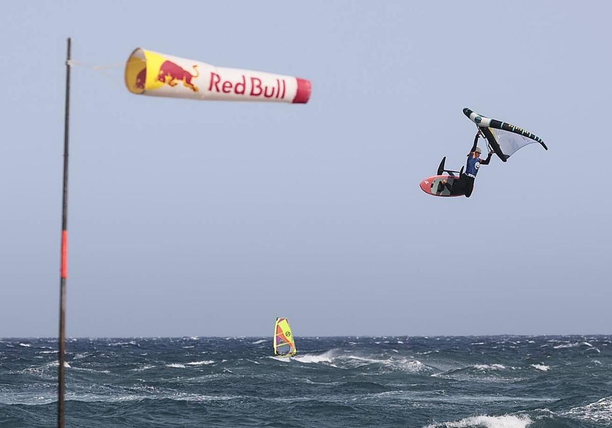 Vuelo de Nía Suardiaz en la jornada de este viernes.