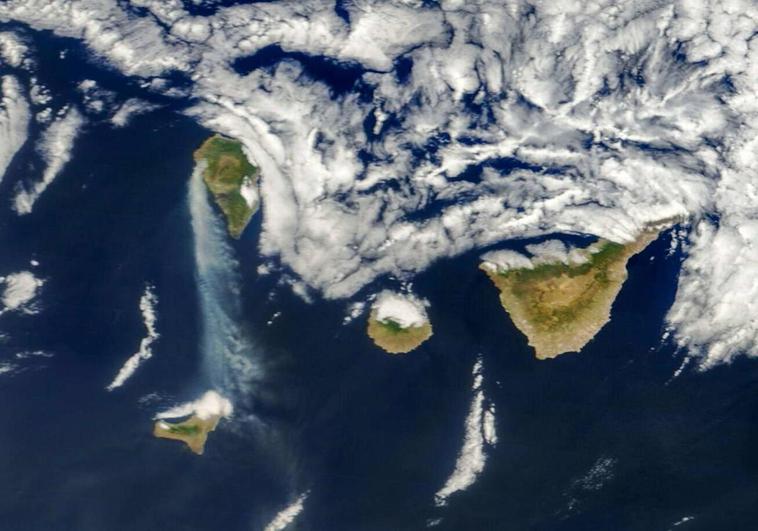 El humo de La Palma, visible desde el espacio