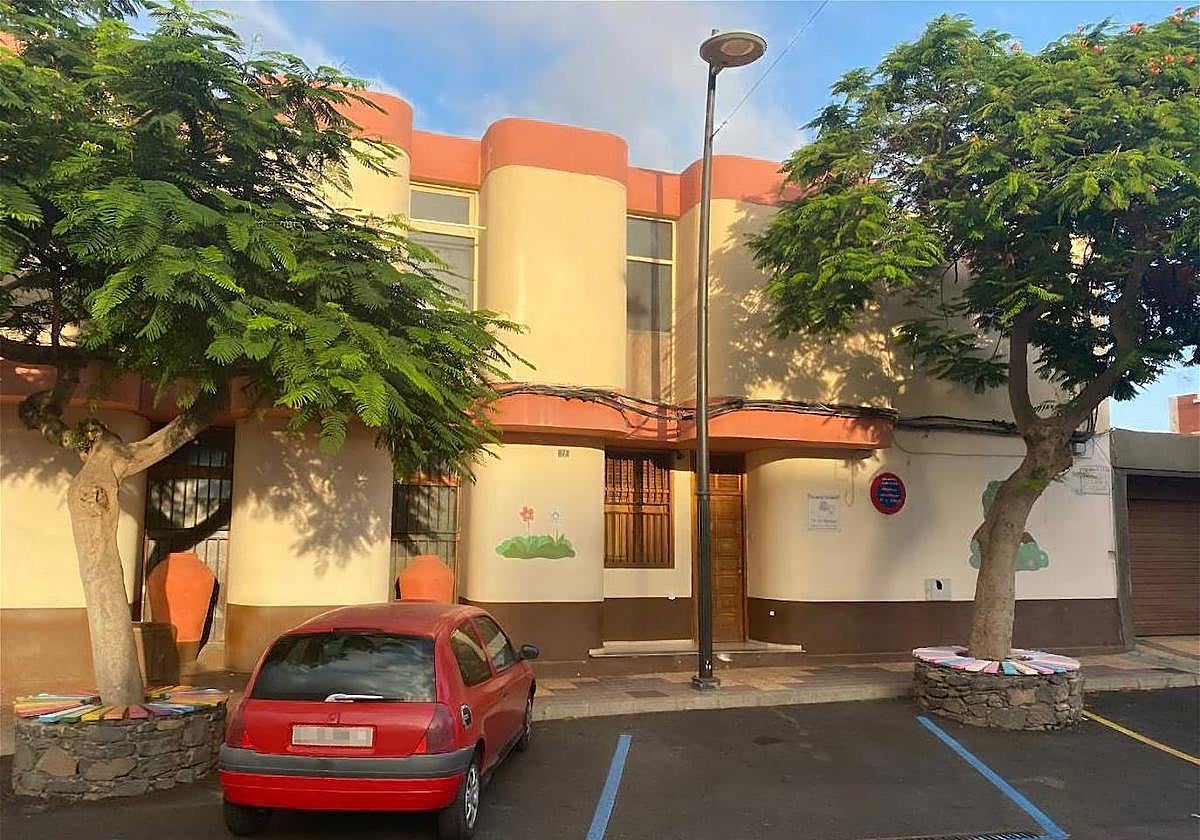 Fachada de la escuela infantil Doctor Juan Gil Ramírez, en El Ejido (Ingenio).