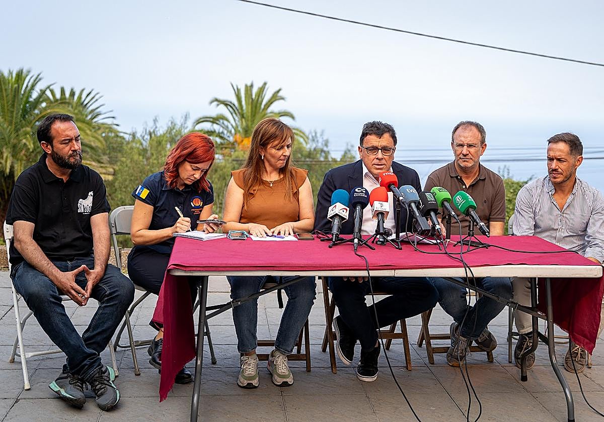 El incendio de La Palma «sigue activo» pero con uno de los tres focos controlado