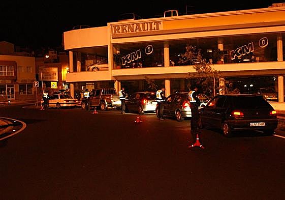 Foto de un control de la Policía Local de Telde en El Calero.