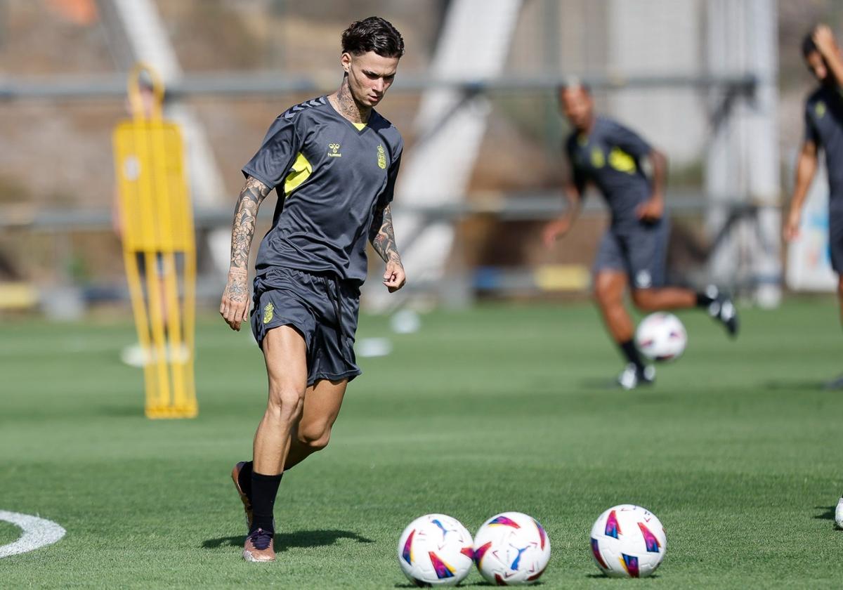 El juvenil de la UD Las Palmas, Joel Domínguez.
