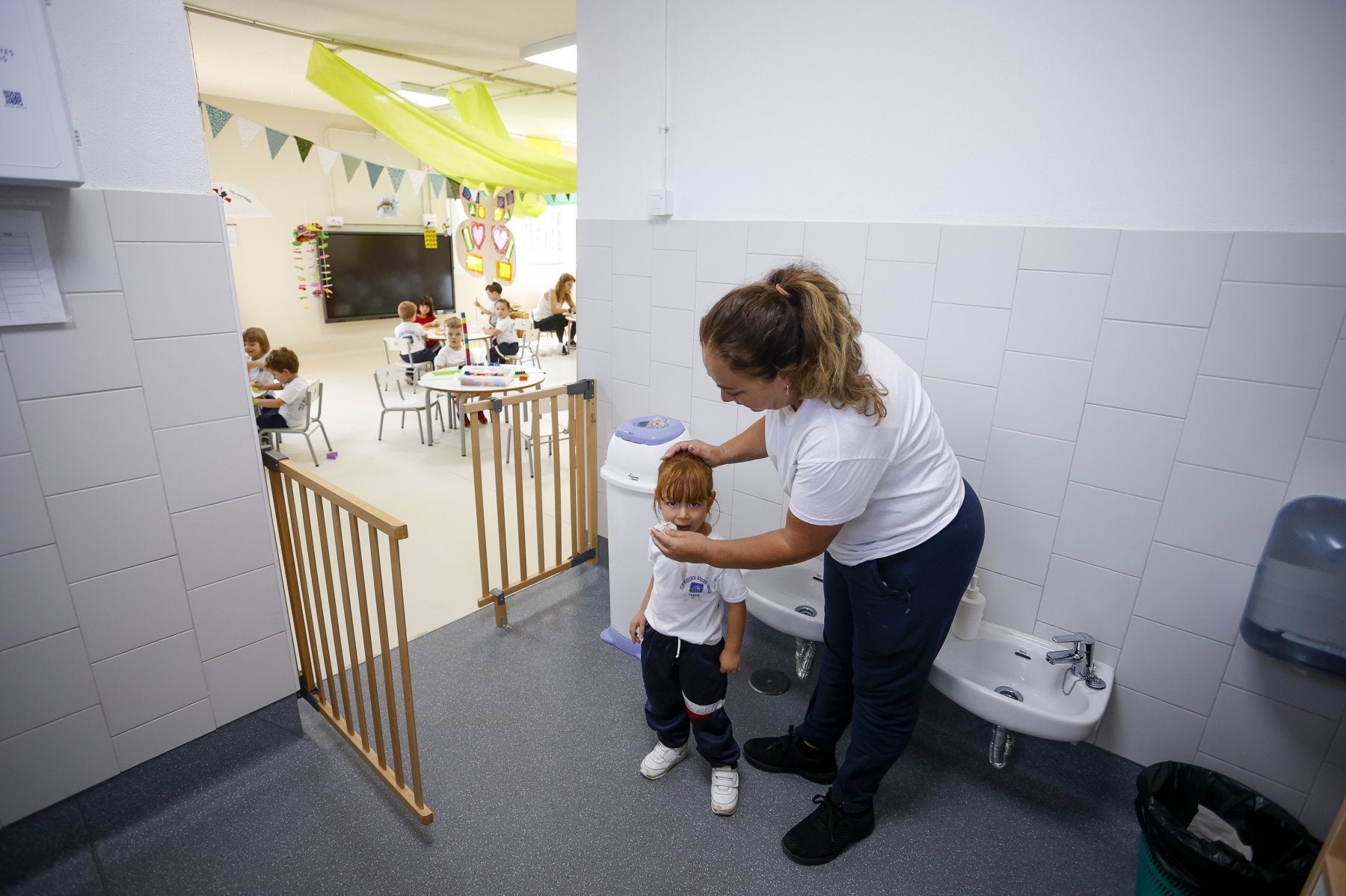 Aula de primer ciclo de Infantil en un colegio público grancanario. El baño debe estar dentro del aula.