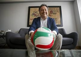 Ariel Ortega, este viernes en su despacho profesional.