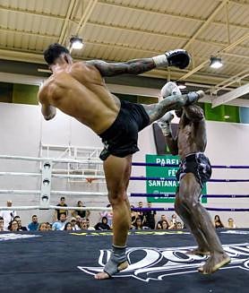 Imagen secundaria 2 - Alcorac Caballero es insaciable y añade a su palmarés el Europeo WAKO