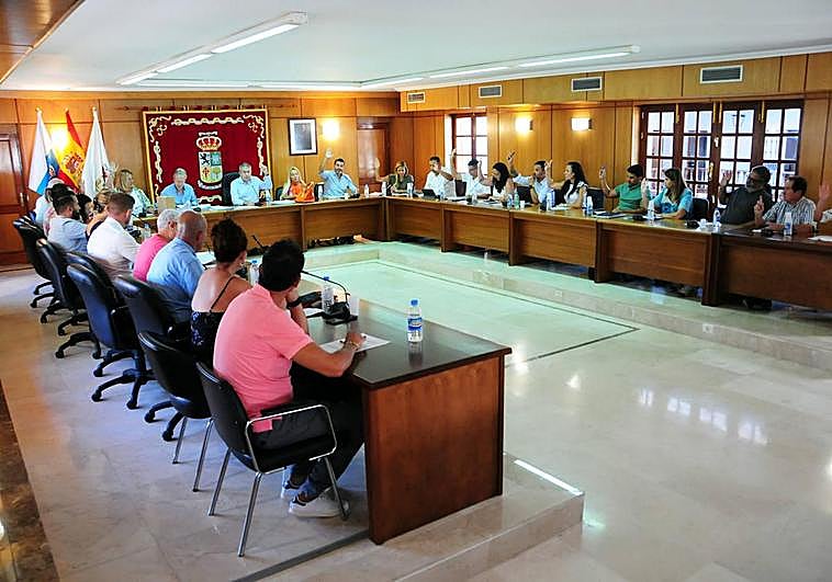 Vista del pleno de este jueves en Tunte