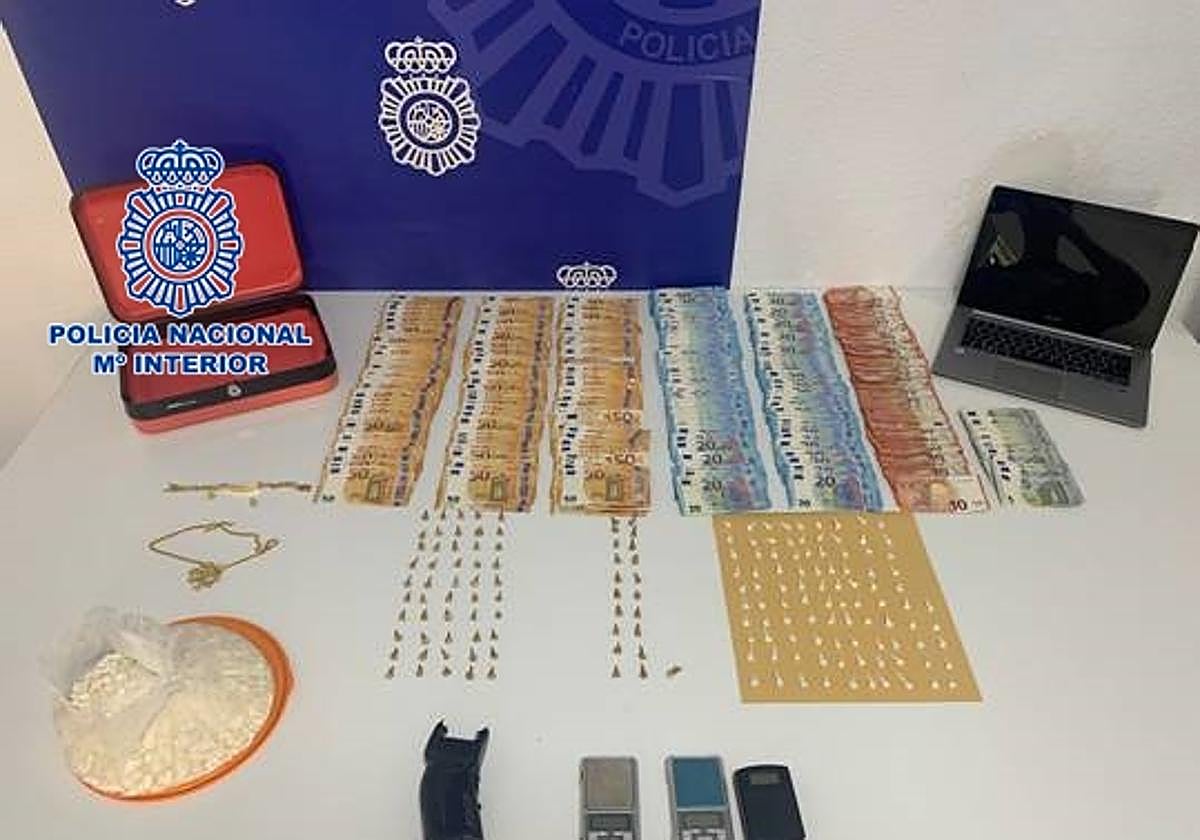 Imagen de lo incautado en el domicilio de los detenuidos.