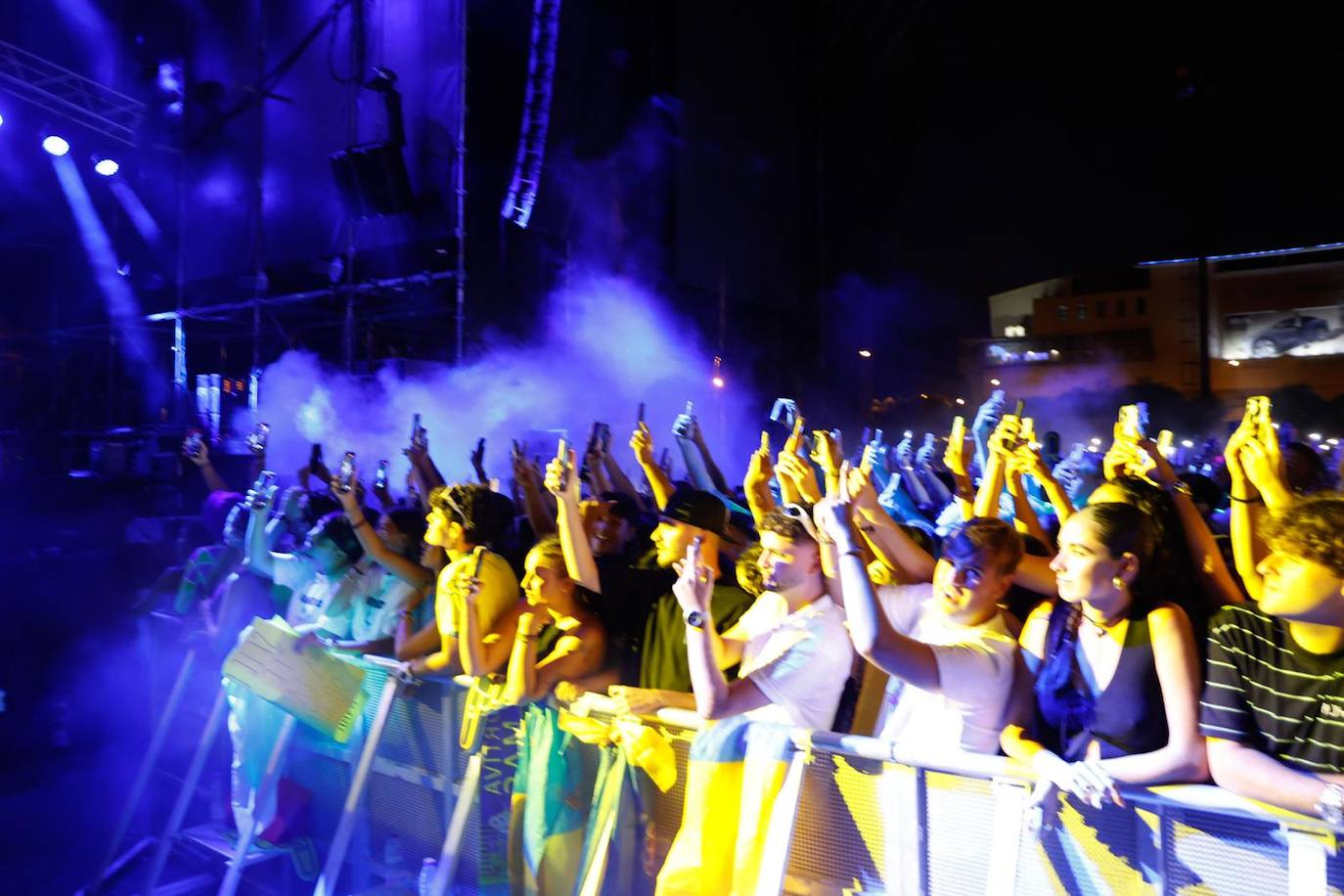 Quevedo pone la música y el público, la pasión