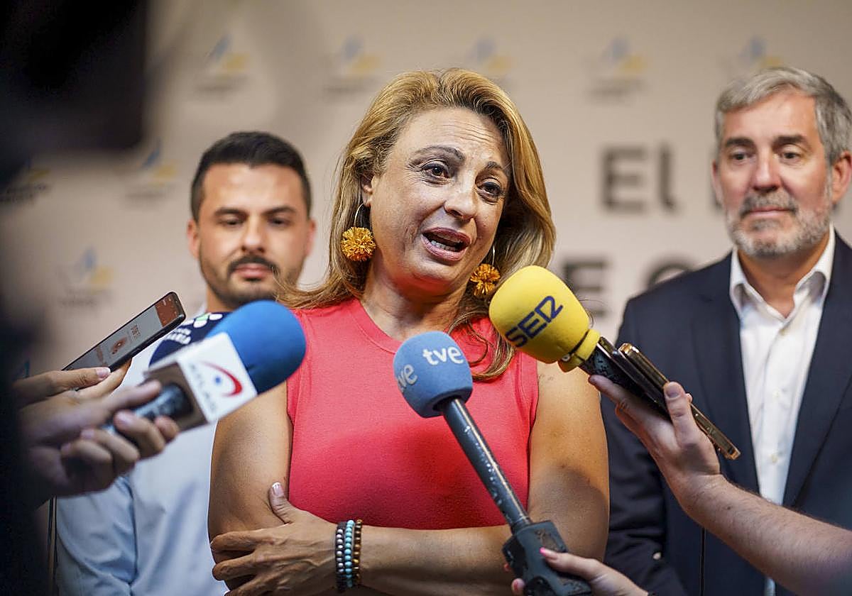 En primer término, la diputada de CC, Cristina Valido.