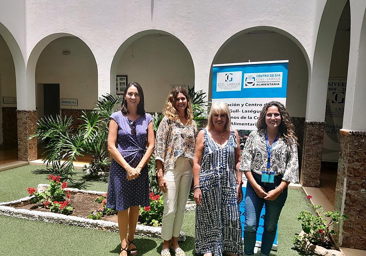 Representantes de Fundación Cepsa y la asociación Gull Lasègue.