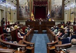 Imagen del Parlamento de Canarias durante el debate de investidura de Fernando Clavijo.