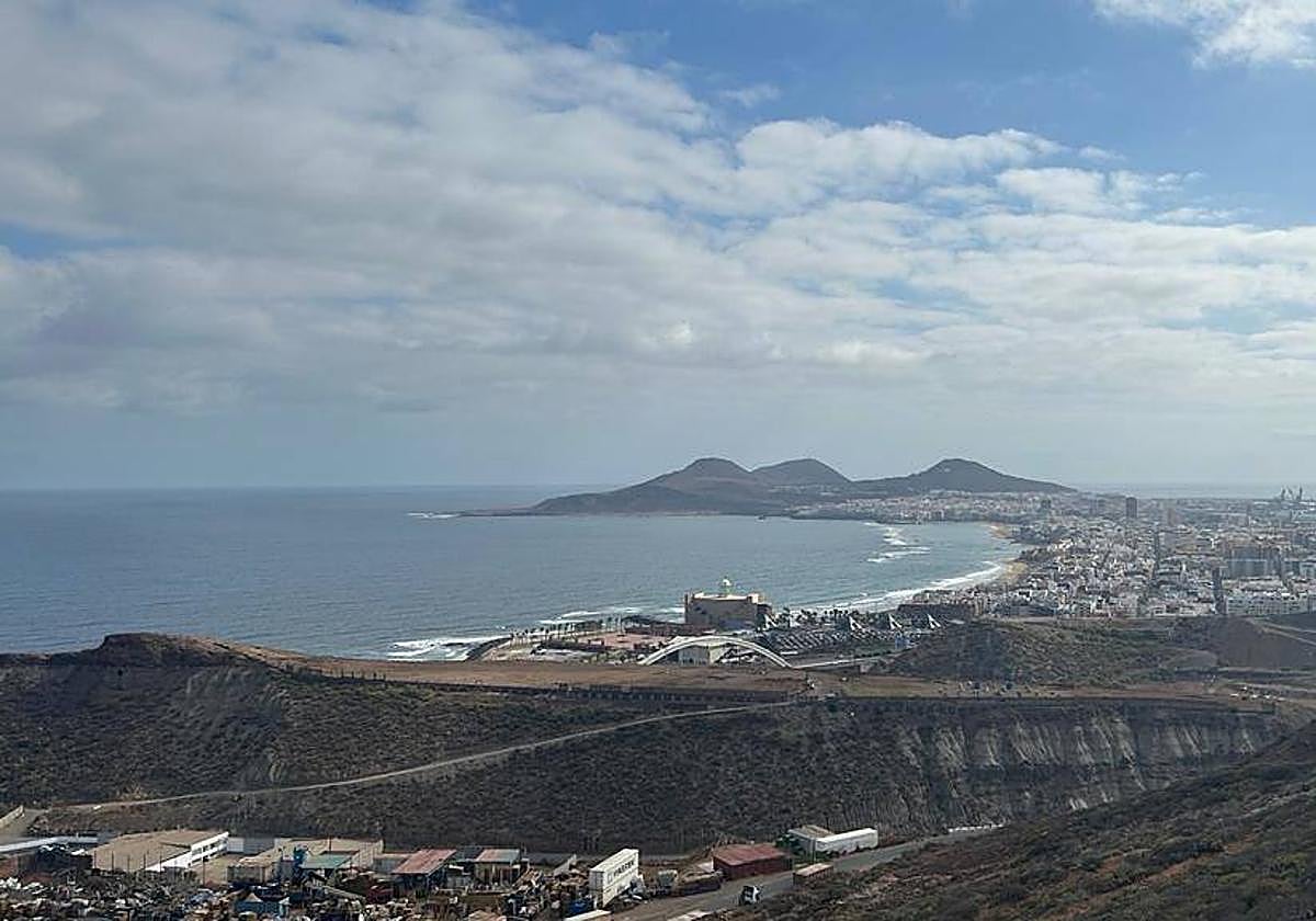Imagen aérea de Las Palmas de Gran Canaria y la playa de Las Canteras.