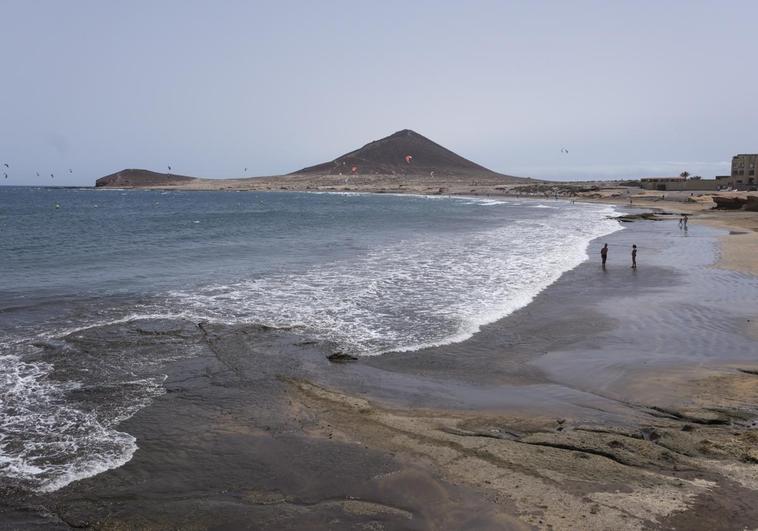 Granadilla reabre sus playas tras confirmar el buen estado de las aguas