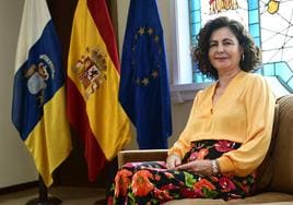 La consejera de Hacienda, Matilde Asián, esta semana en su despacho.