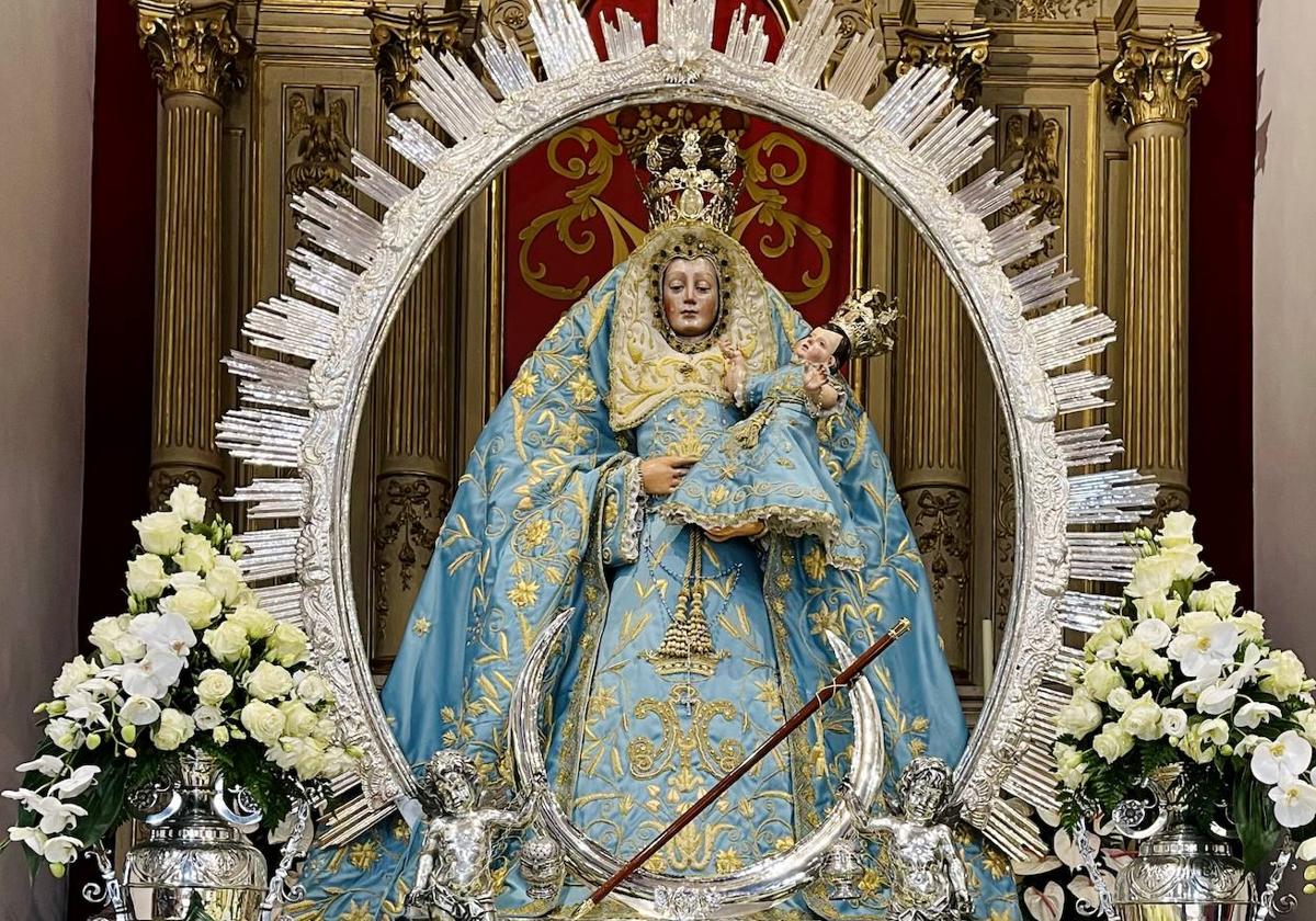 La Virgen de Guía se reencuentra con sus fieles en su recorrido por el casco histórico