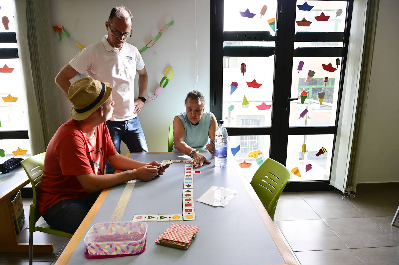 Valleseco forma a jóvenes para la atención de mayores