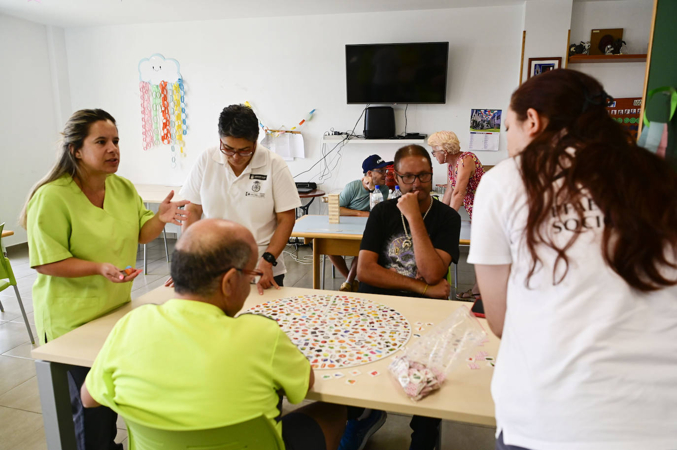 Valleseco forma a jóvenes para la atención de mayores